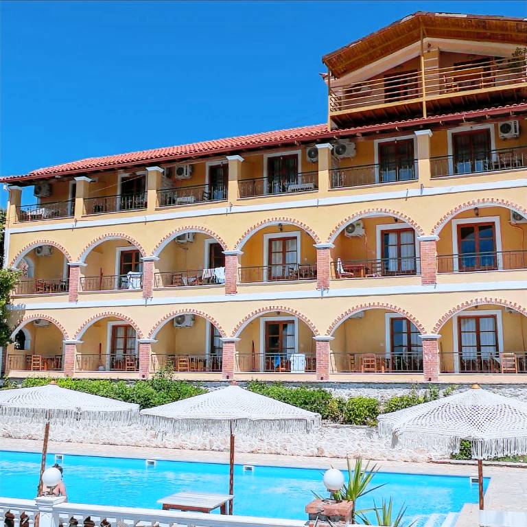 Wonderful serviced apartment with pool | Close to the beach | Pets allowed — photo 4
