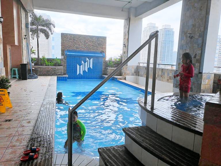 Vacation home with pool | Good for workation in Pasay