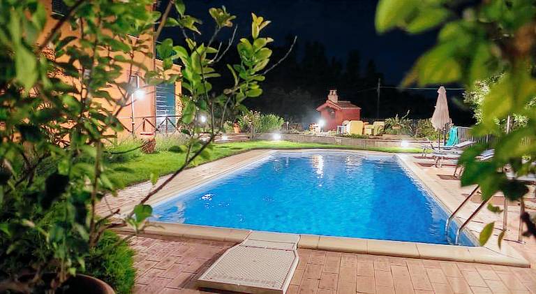 Lovely farm with patio, pool & yard | Pets are welcome in Fabriano