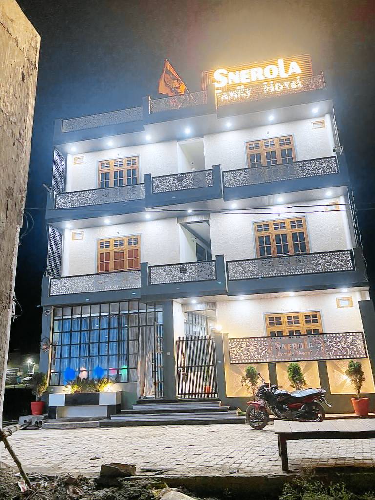 Snerola family hotel in Lucknow