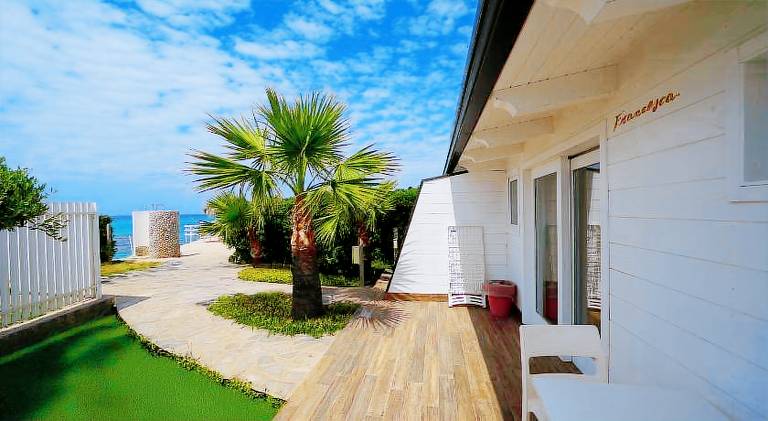Marinella Beach Apartments - On The Beach - Private Free Parking in Ricadi