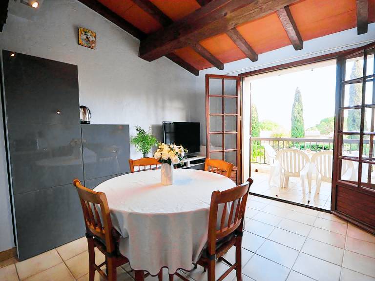 Fully equipped apartment with patio | Pets are welcome — photo 3