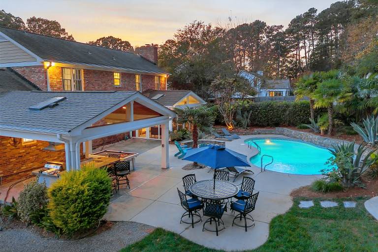 House  Falls Church