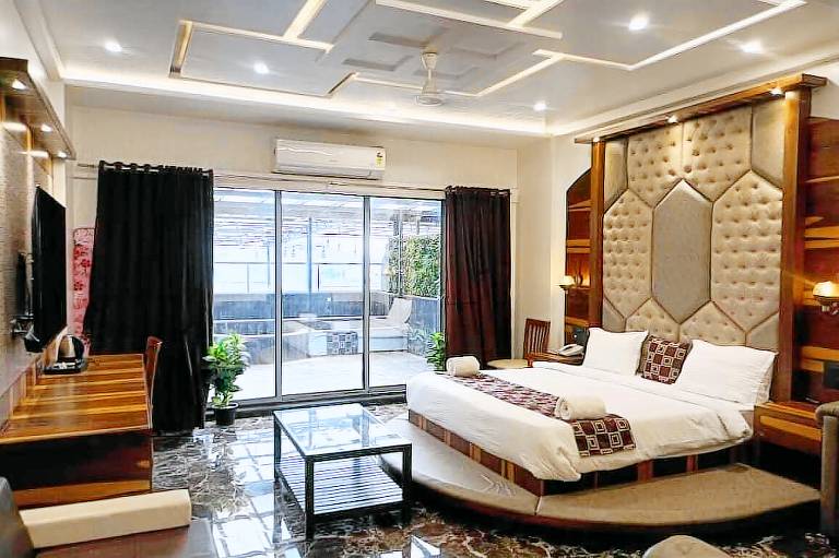 Hotel Grand Sarowar