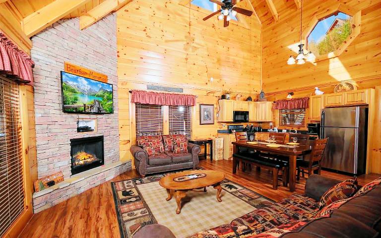 Cabin with jacuzzi, pool & grill | Mountain view — photo 4