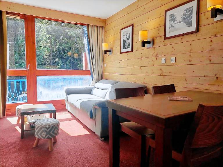 100m from resort center, 8th floor, view forest, balcony, tv, ski locker, 27m², Les Arcs in Bourg-Saint-Maurice