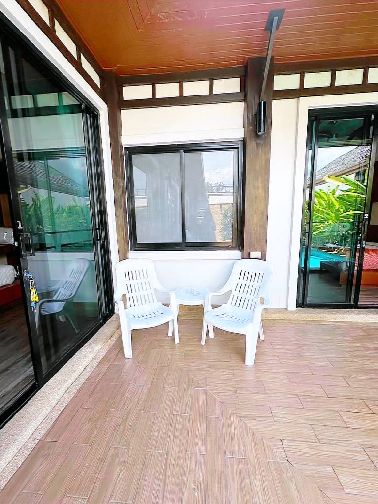 Villa with garden, patio & hot tub | Beach nearby | Dogs allowed — photo 4
