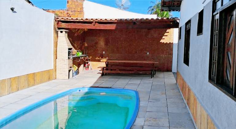 Vacation home with pool — photo 2