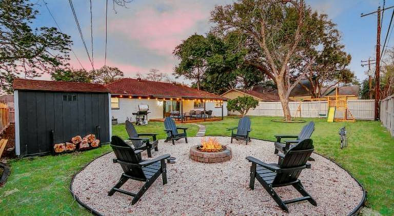 House with garden & jacuzzi in Houston, TX