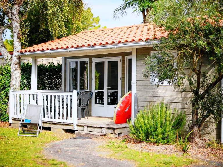 Mobile home with pool in Saint-Jean-de-Monts
