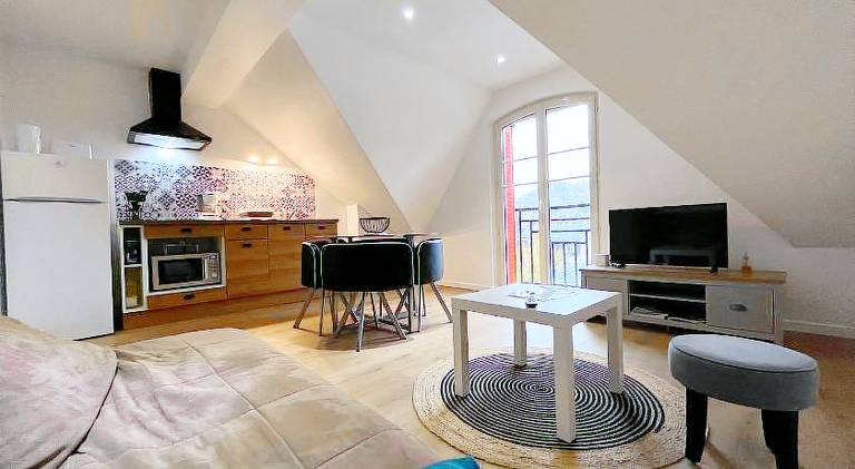 Holiday apartment with yard — photo 2