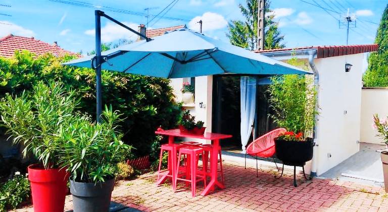 Rental apartment with patio in Beaune