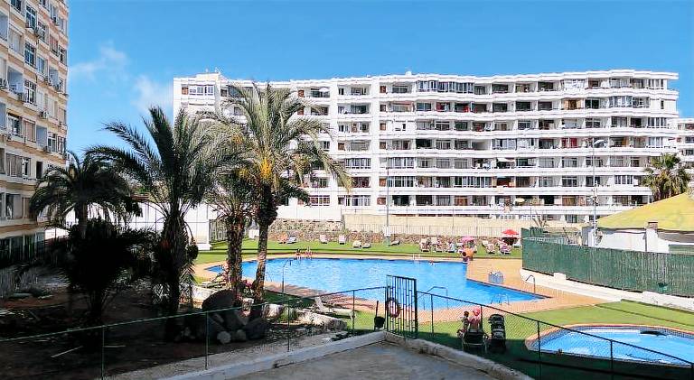 Apartment with pool in San Bartolomé de Tirajana
