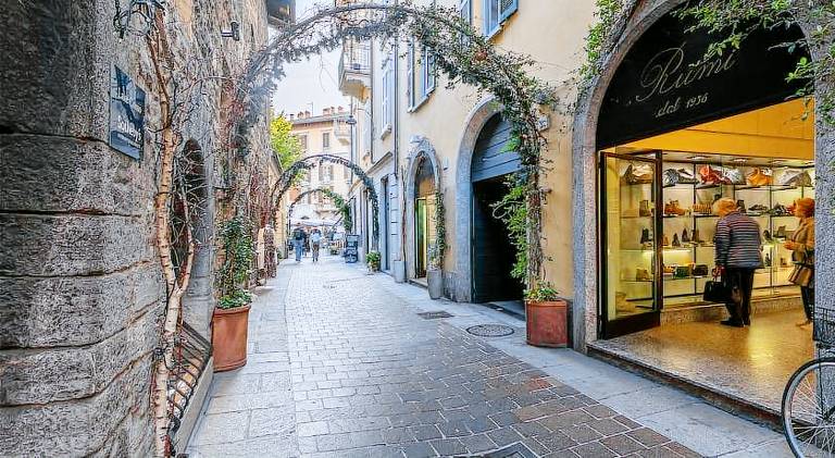 Holiday apartment | Close to Como Cathedral — photo 3