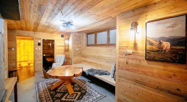 Vacation home with hot tub | Pets allowed — photo 4