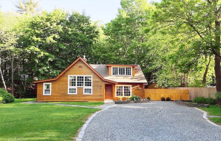 Cottage Shady