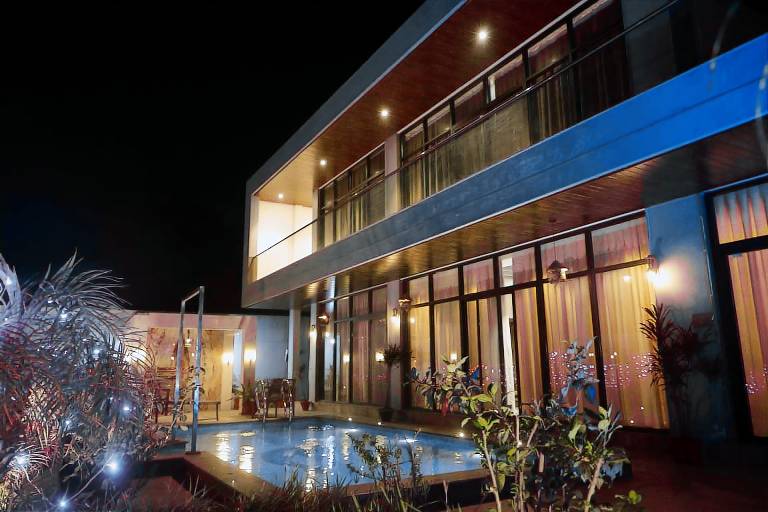 930 m&sup2; Ferienhaus
