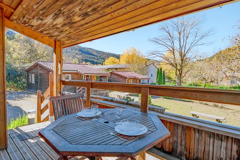 Chalet with yard, pool & patio | Mountain view | Pet-friendly — photo 2