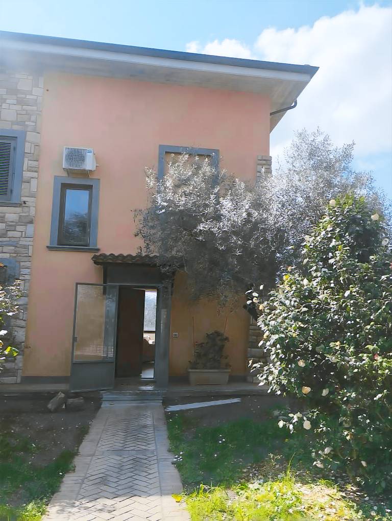 200 m&sup2; Villa