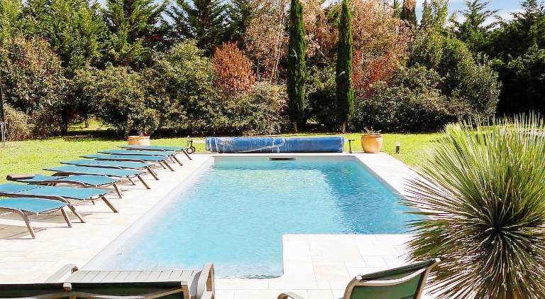House with hot tub & pool — photo 5