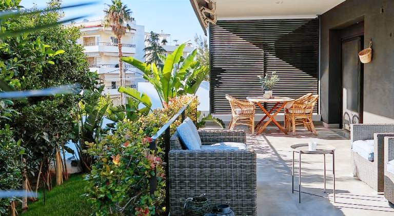 Apartment with terrace & garden — photo 3
