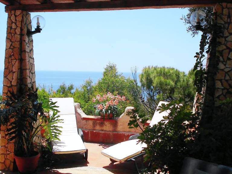 Family-oriented villa with BBQ, patio & garden | Nature view | Dogs allowed — photo 3