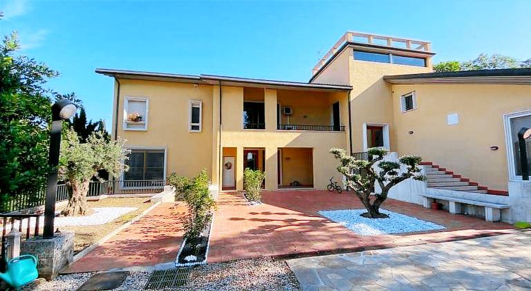 Rental apartment with 2 rooms for 4 persons — photo 3