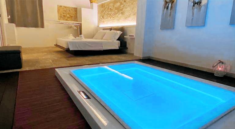 Lovely vacation home with jacuzzi | Pets are welcome — photo 2
