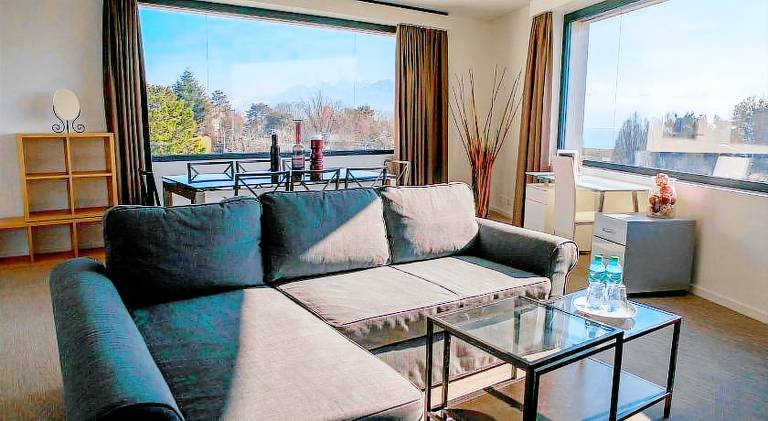 Serviced apartment with patio, sauna & yard | Close to the beach | Dogs allowed in Lausanne