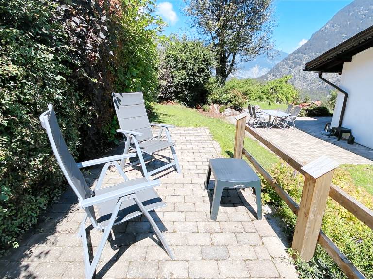 House with terrace & garden — photo 4