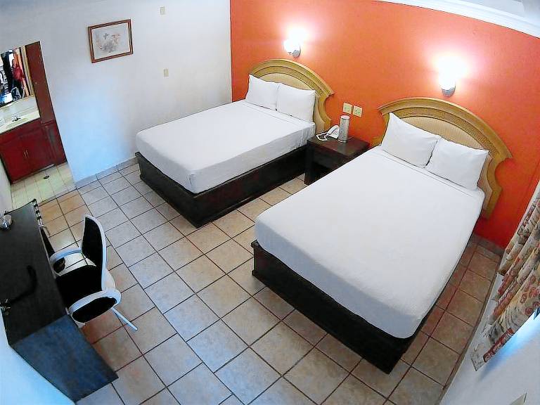 HotelCo Inn — photo 2