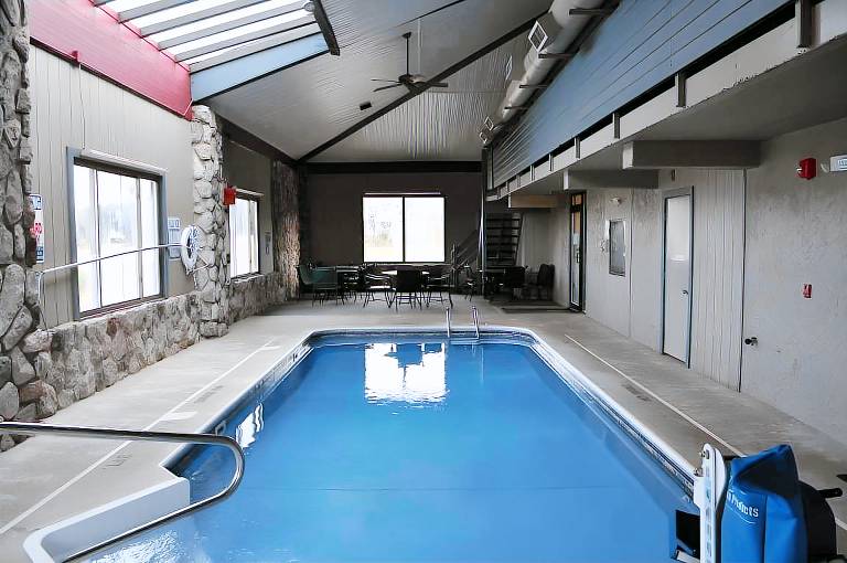 Super 8 by Wyndham Petoskey — photo 3
