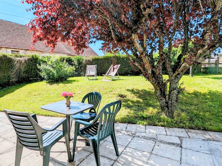 Cottage with barbeque — photo 4