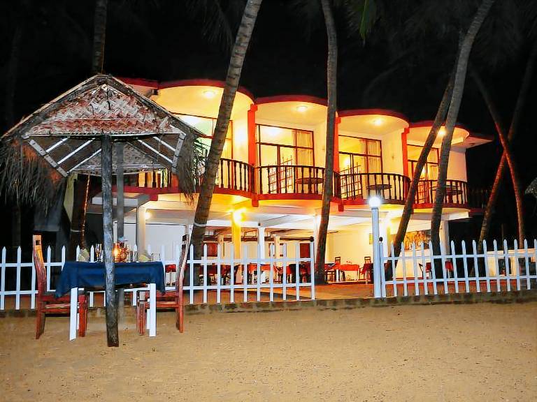 WASANA Beach Hotel & Restaurant