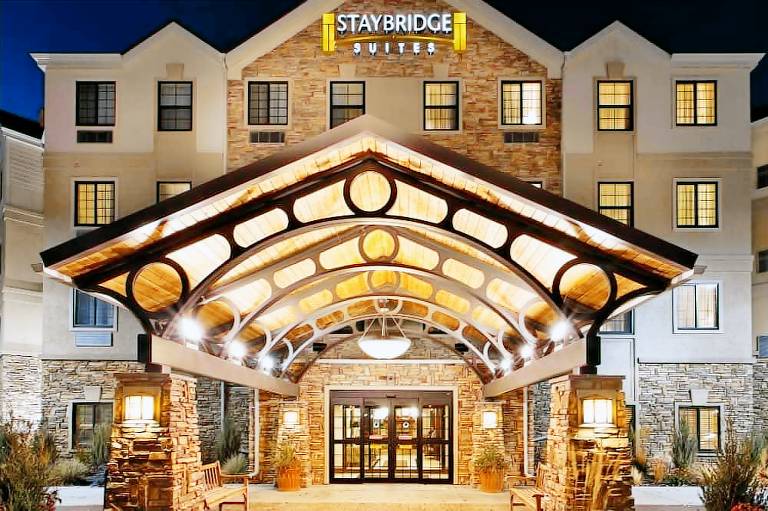 Staybridge Suites Chicago Glenview by IHG