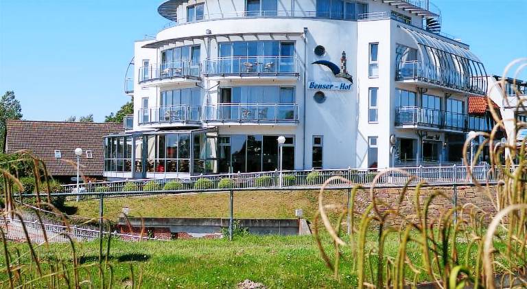 Hotel Benserhof Garni am Hafen in Esens