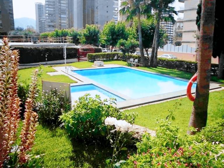 Family-oriented wonderful holiday apartment with patio, yard & pool | City view | Next to the beach | Pet-friendly — photo 2