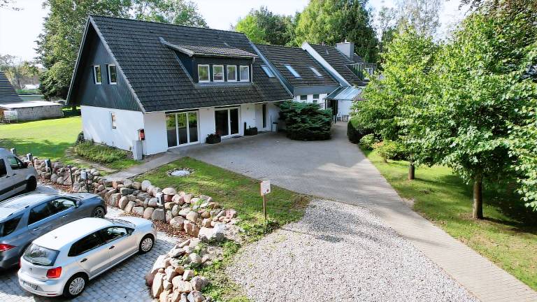 Rental apartment with yard, barbeque & hot tub | Good for workation — photo 5