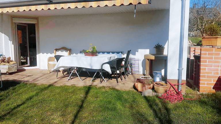 Family-friendly lovely rental apartment with patio, BBQ & garden | Garden view | Dogs allowed — photo 4