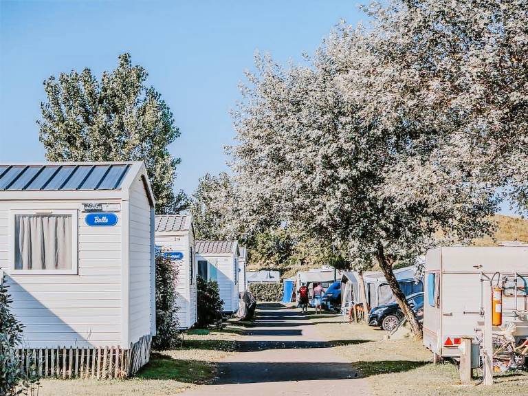 Mobile home with terrace & heated pool — photo 3