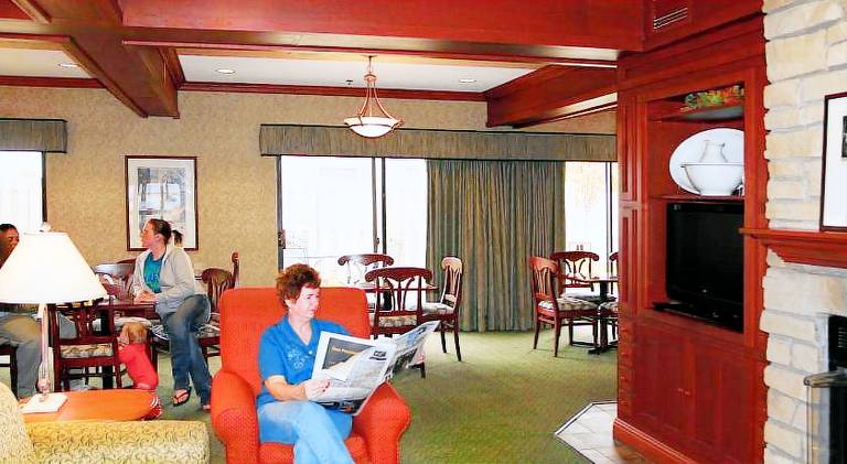 Hampton Inn South Haven — photo 3