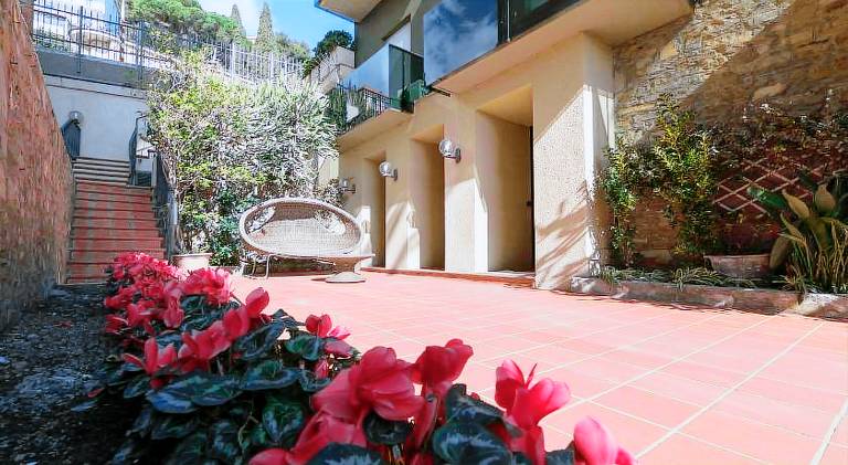 Serviced apartment with terrace in Alassio
