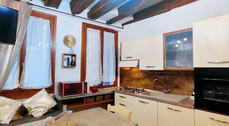 Rental apartment with pool & jacuzzi | Near Rialto Bridge | Pets allowed — photo 5