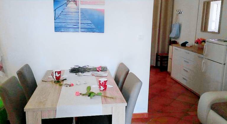 Rental apartment with patio — photo 4