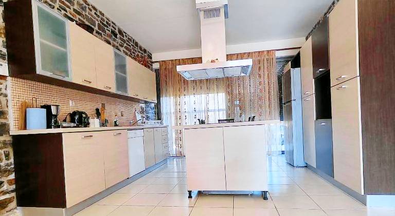 Fully equipped lovely villa with barbecue, garden & patio | Suitable for remote work | Dogs allowed — photo 2
