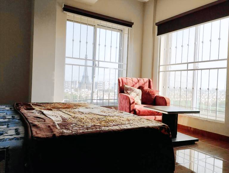 Modern and Luxury Apartment Near Eiffel Tower in Lahore