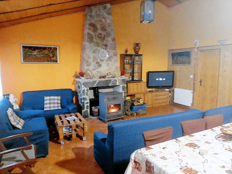 House with garden, grill & patio | Garden view — photo 2