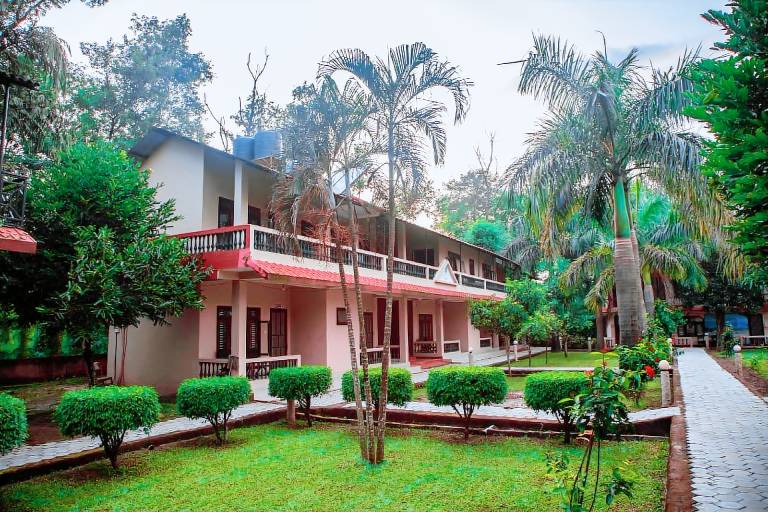 Resort Bachhauli