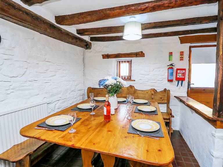 Fully equipped cottage with yard | Pets are welcome — photo 5