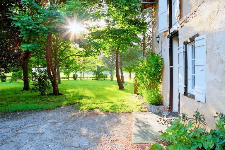 Villa with patio & yard — photo 4